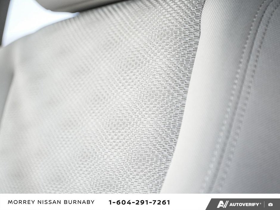2023 Nissan Qashqai SV AWD // ULTRA LOW KMS-26