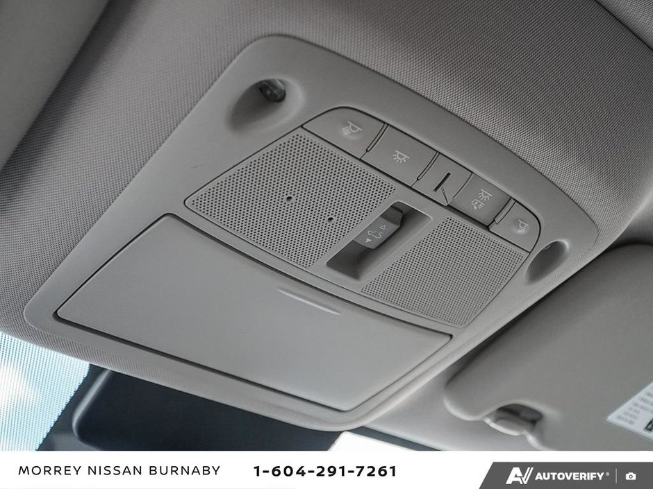 2023 Nissan Qashqai SV AWD // ULTRA LOW KMS-25