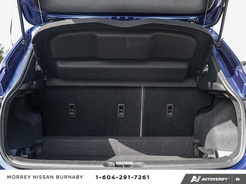 2023 Nissan Qashqai SV AWD // ULTRA LOW KMS-12