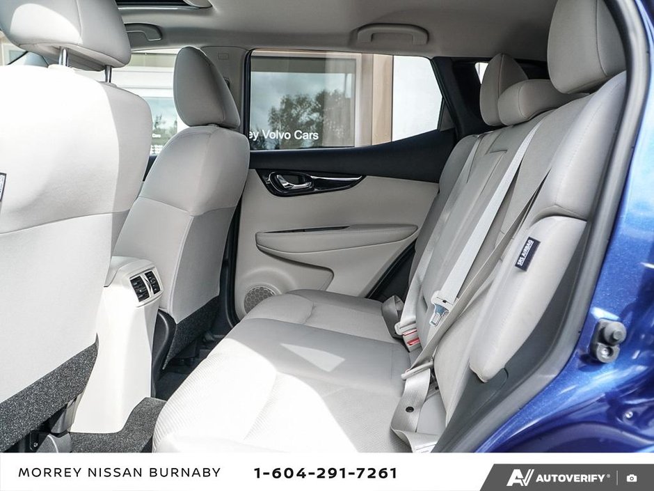 2023 Nissan Qashqai SV AWD // ULTRA LOW KMS-13