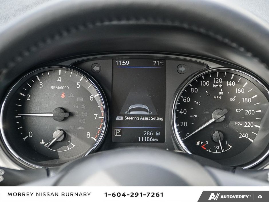 2023 Nissan Qashqai SV AWD // ULTRA LOW KMS-18
