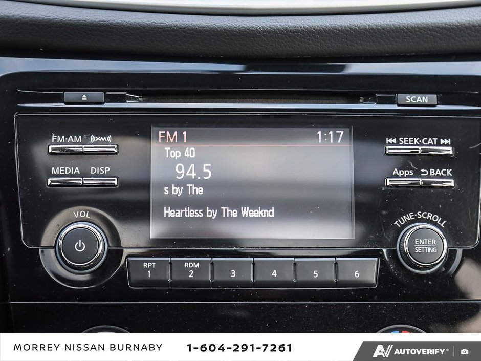 2015 Nissan Rogue SV AWD // SUNROOF-20