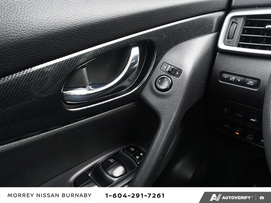 2015 Nissan Rogue SL // LEATHER // NAVIGATION-21