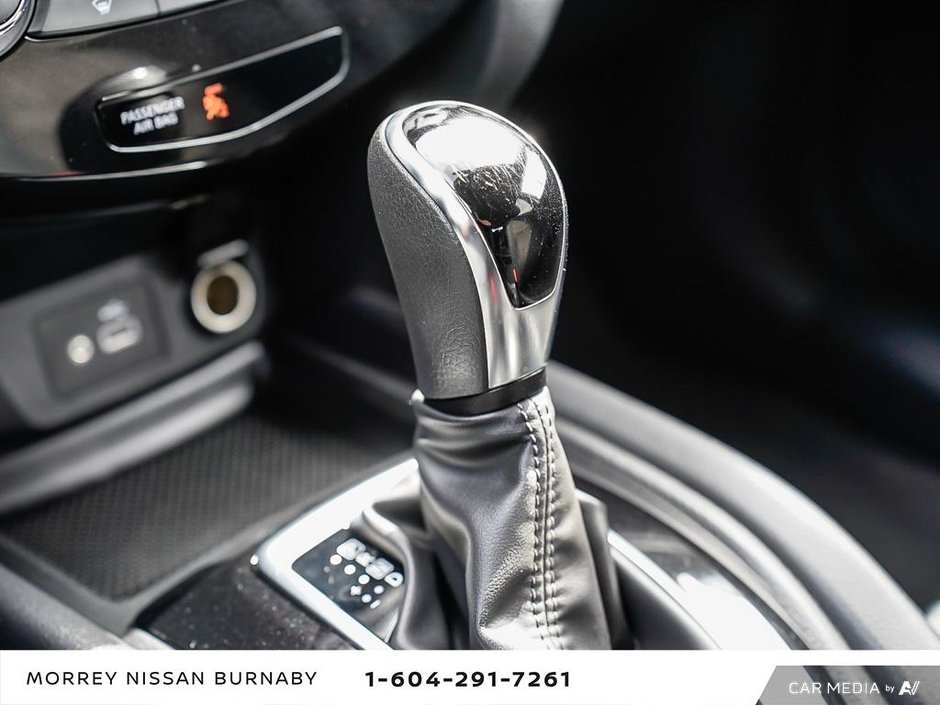 2018 Nissan Rogue SV AWD + NEW BRAKES!-19