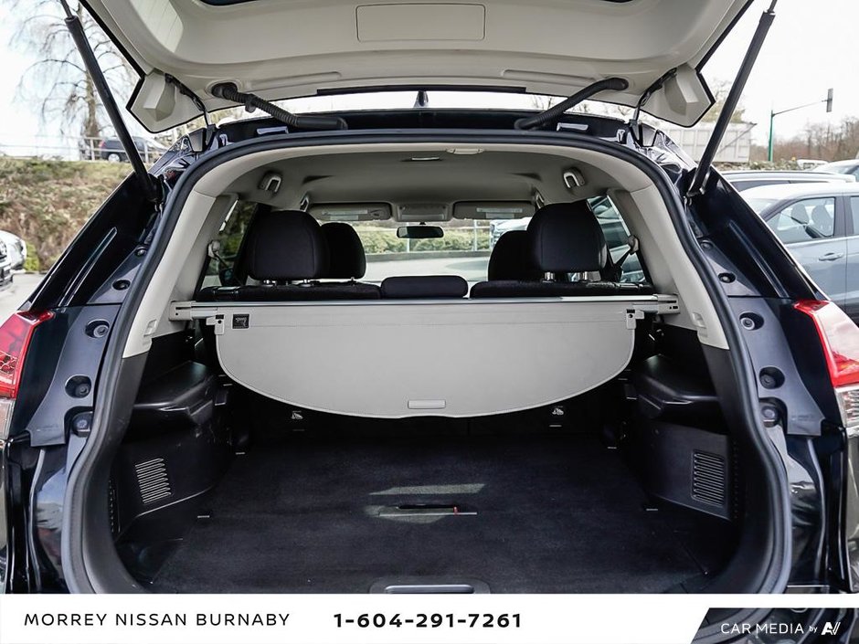2018 Nissan Rogue SV AWD + NEW BRAKES!-11
