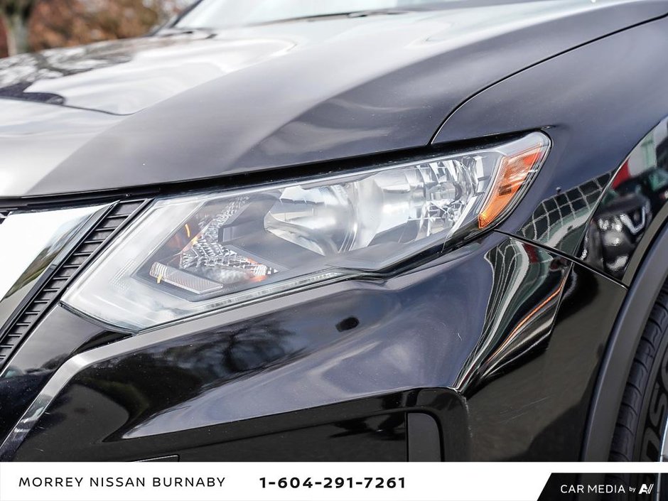2018 Nissan Rogue SV AWD + NEW BRAKES!-10