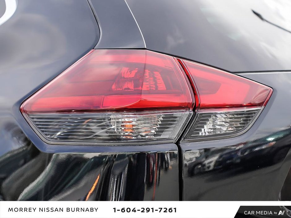 2018 Nissan Rogue SV AWD + NEW BRAKES!-12