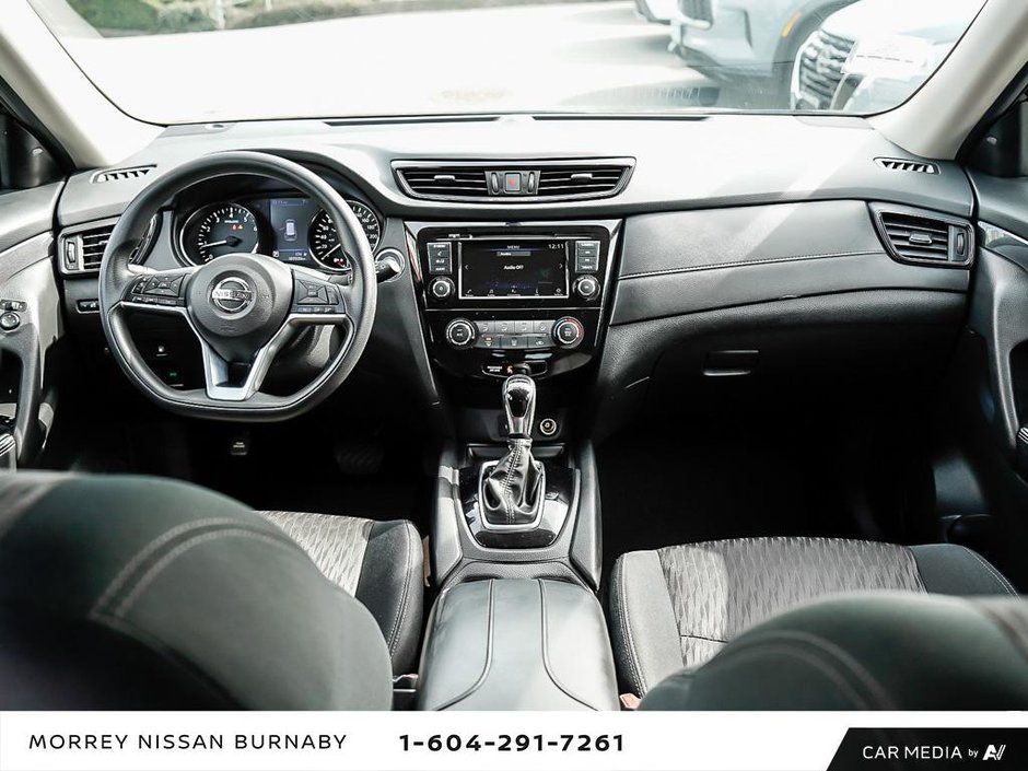2018 Nissan Rogue SV AWD + NEW BRAKES!-25