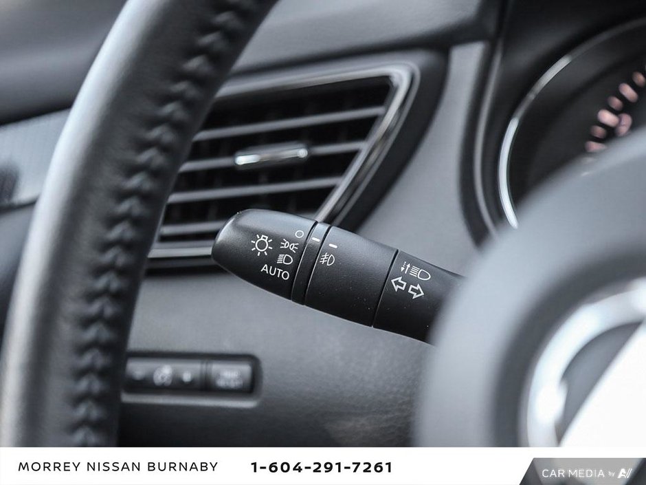 2019 Nissan Rogue SL AWD // LEATHER INTERIOR-15