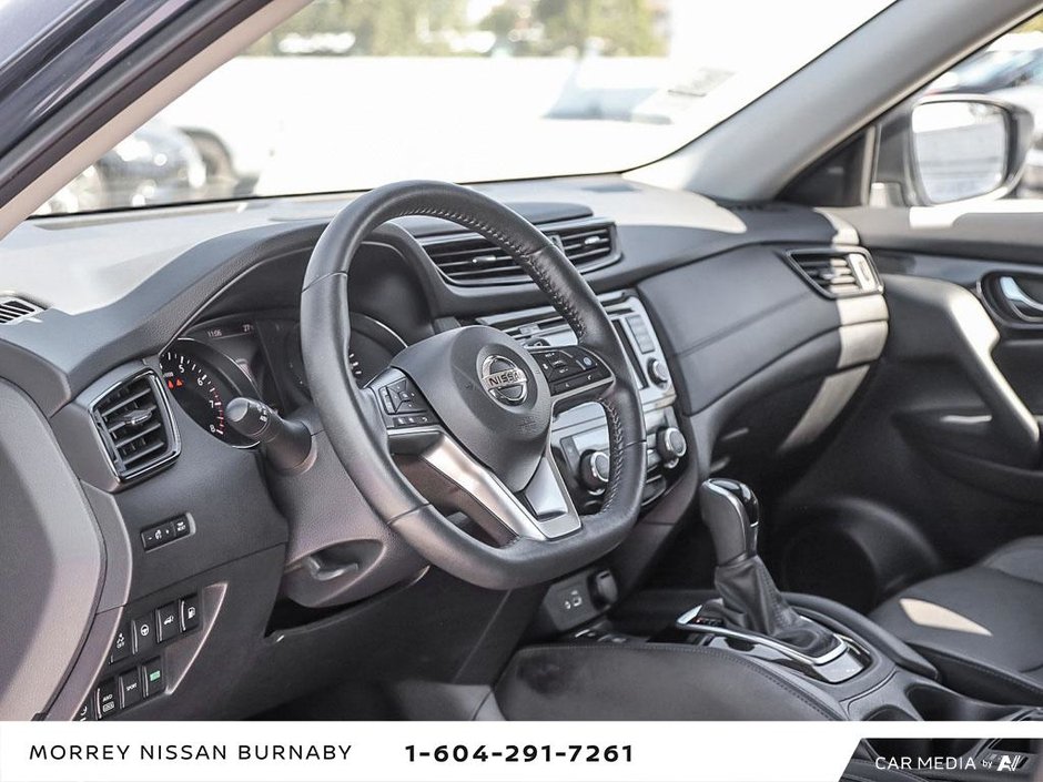 2019 Nissan Rogue SL AWD // LEATHER INTERIOR-12