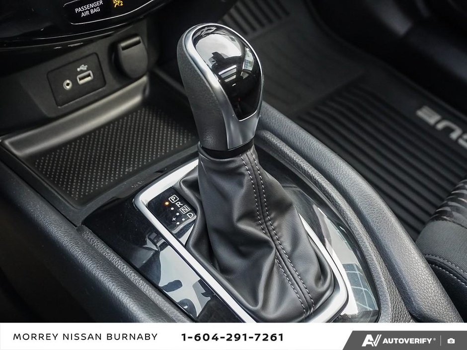 2019 Nissan Rogue SV AWD // PRICED TO MOVE!-23