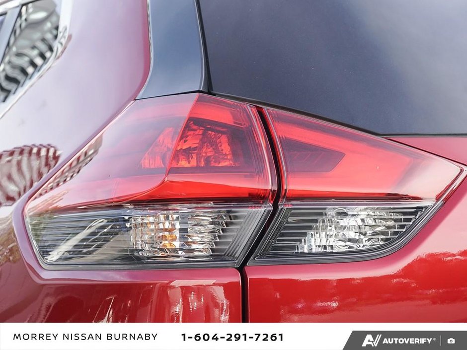 2019 Nissan Rogue SV AWD // PRICED TO MOVE!-11