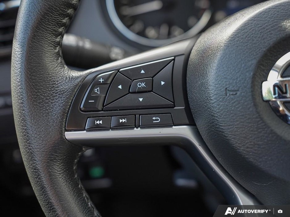 2020 Nissan Rogue SV AWD NAVIGATION-10