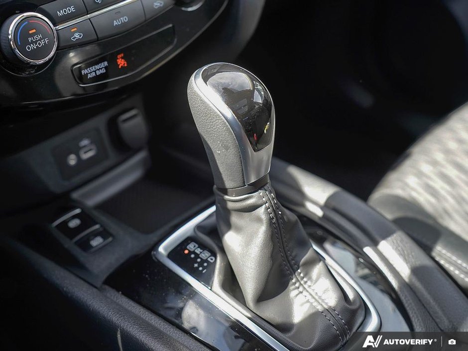 2020 Nissan Rogue SV AWD NAVIGATION-11