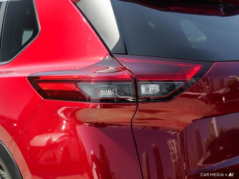 2022 Nissan Rogue SV AWD + ULTRA LOW KMS-26