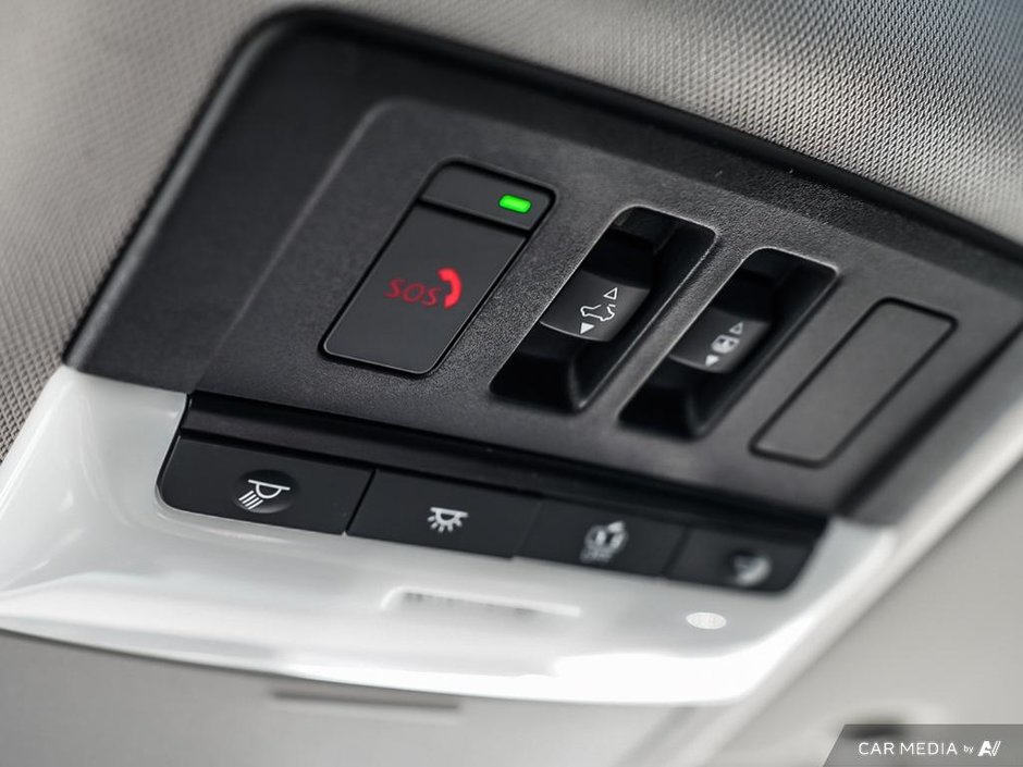 2022 Nissan Rogue SV AWD + ULTRA LOW KMS-14