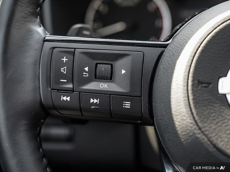 2022 Nissan Rogue SV AWD + ULTRA LOW KMS-10