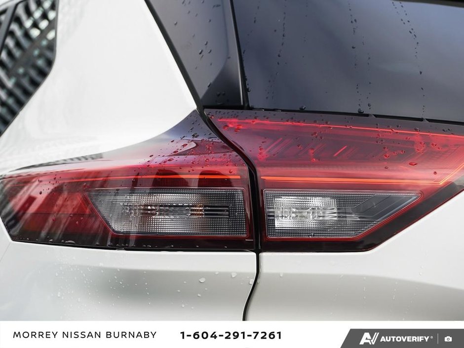 2022 Nissan Rogue SV AWD-11