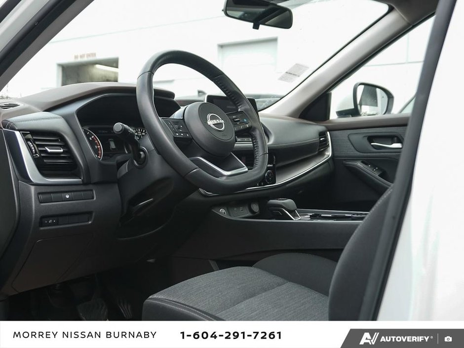 2022 Nissan Rogue SV AWD-16