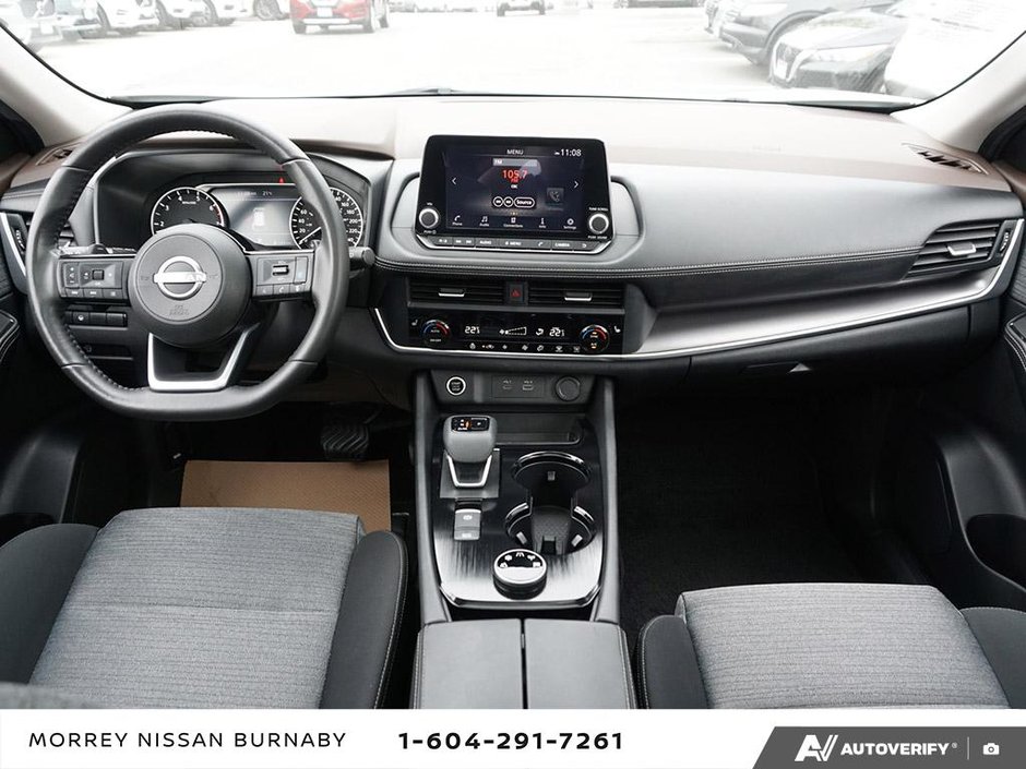 2023 Nissan Rogue SV AWD // MOONROOF-14