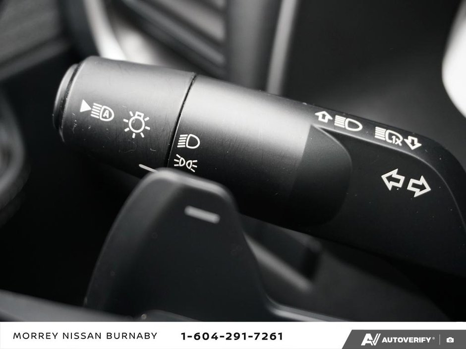 2023 Nissan Rogue SV AWD // MOONROOF-19