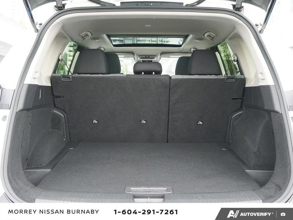 2023 Nissan Rogue SV AWD // MOONROOF-12