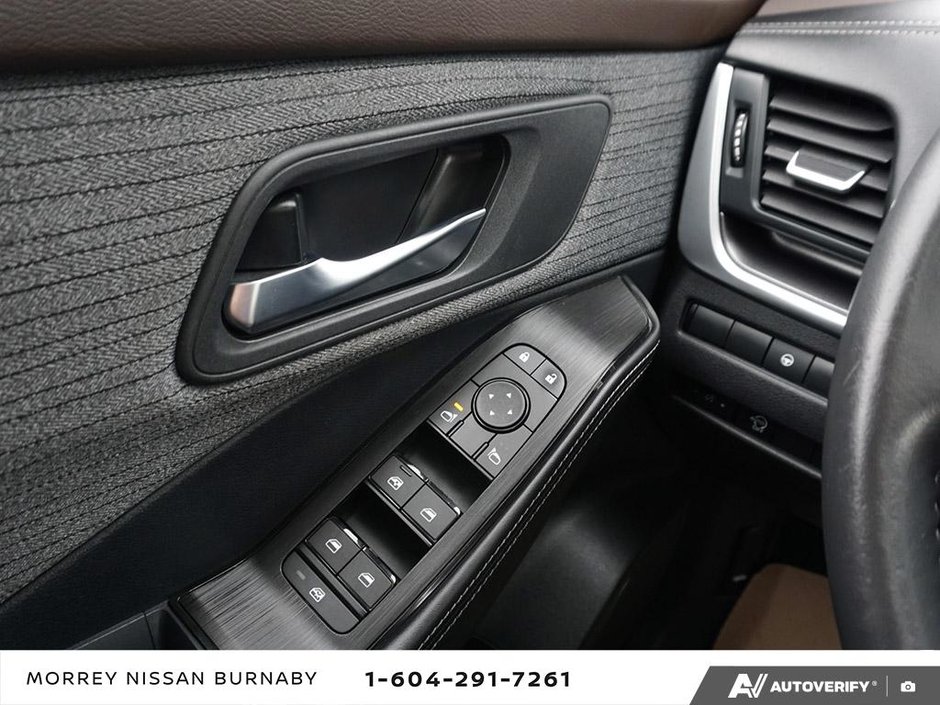 2023 Nissan Rogue SV AWD // MOONROOF-21