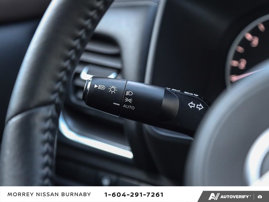 2023 Nissan Rogue SV AWD // MIDNIGHT EDITION-16