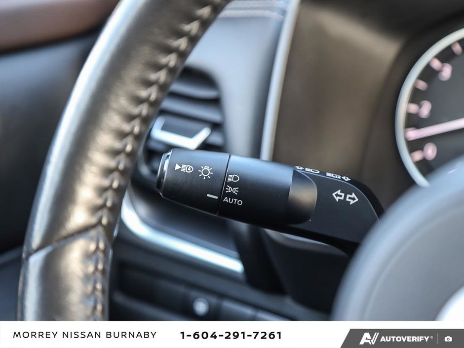 2023 Nissan Rogue SV AWD // MIDNIGHT EDITION-16