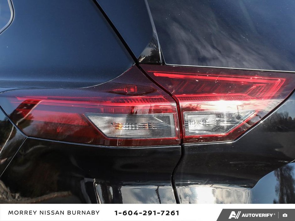 2023 Nissan Rogue SV AWD // MIDNIGHT EDITION-12