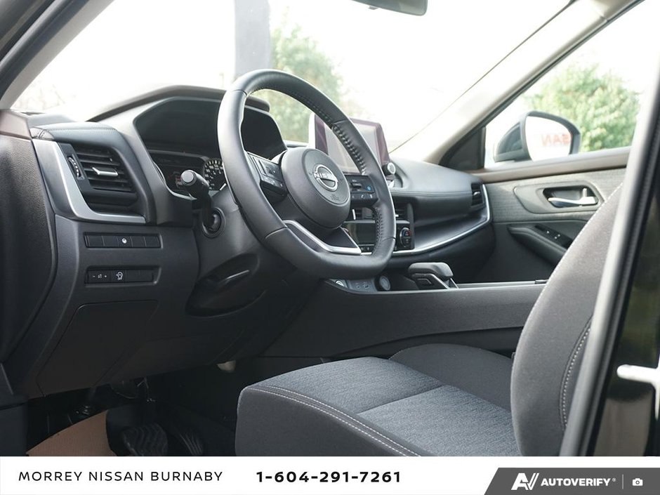 2023 Nissan Rogue SV AWD // NO ACCIDENTS-16