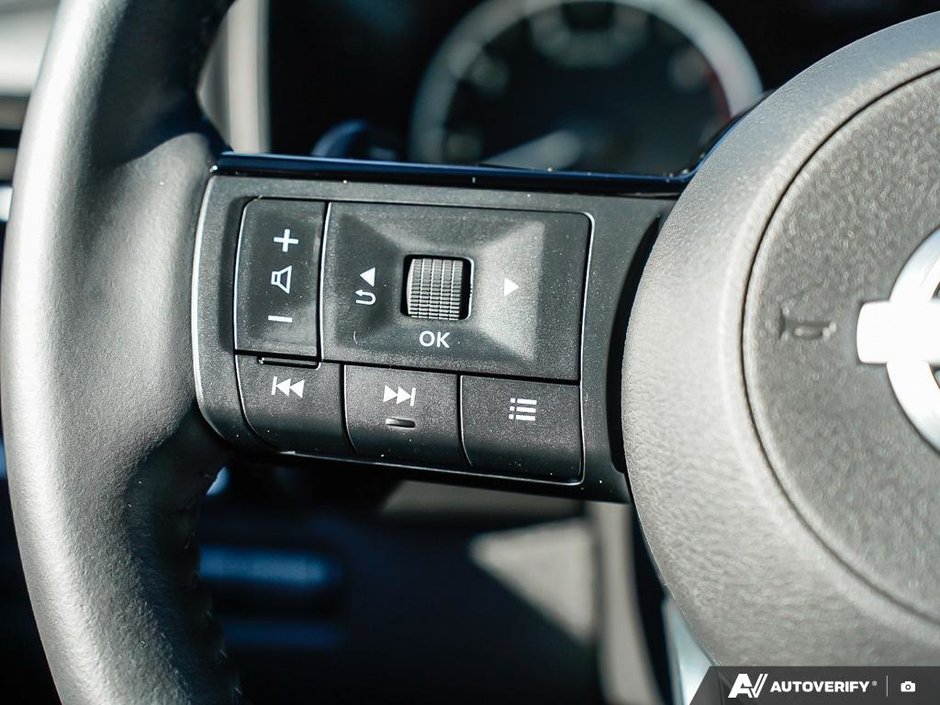 2023 Nissan Rogue SV AWD // ULTRA LOW KMS-10