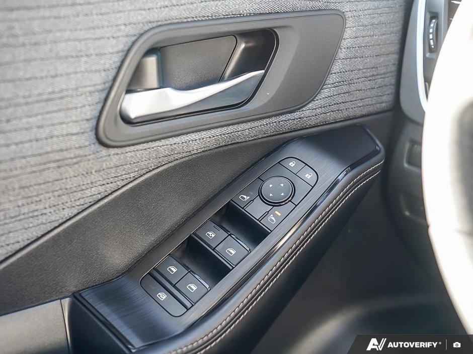 2023 Nissan Rogue SV AWD // ULTRA LOW KMS-9