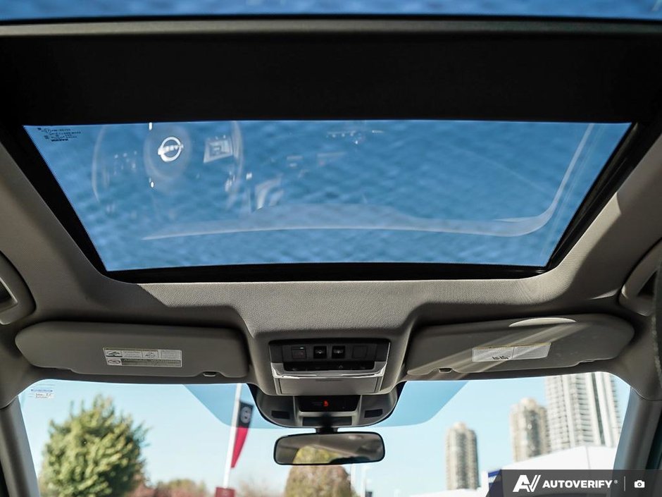 2023 Nissan Rogue SV AWD // ULTRA LOW KMS-18