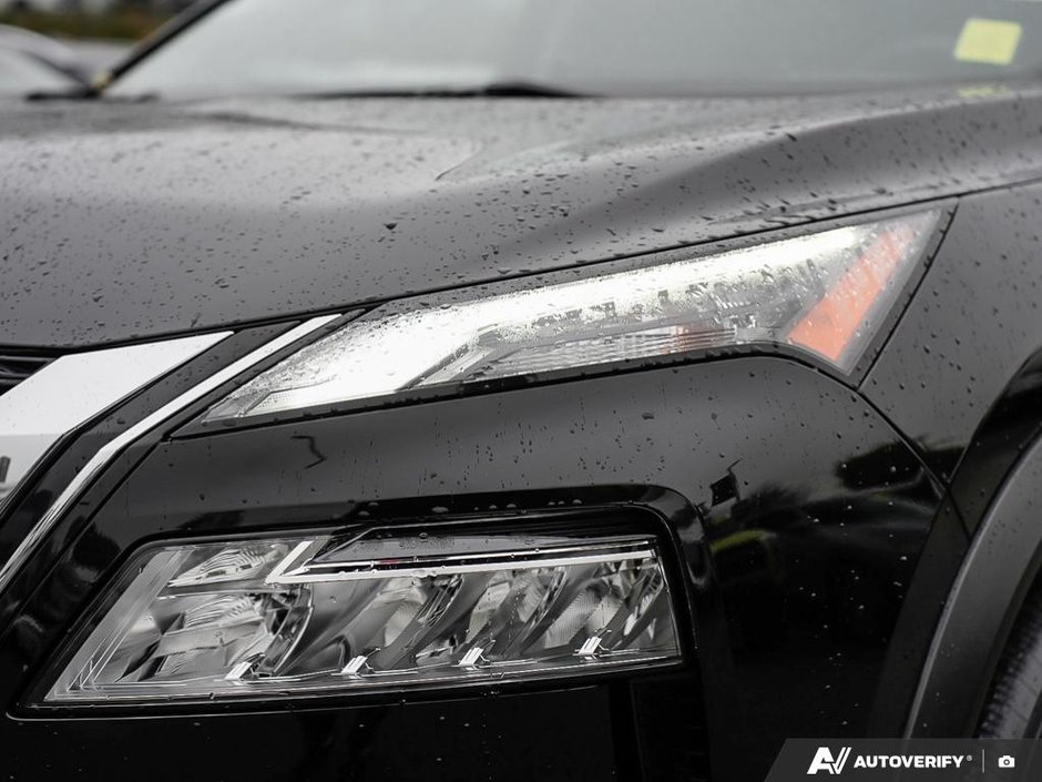 2023 Nissan Rogue SV AWD // MOONROOF-24