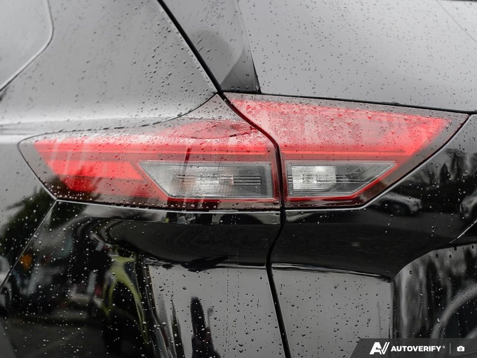 2023 Nissan Rogue SV AWD // MOONROOF-26