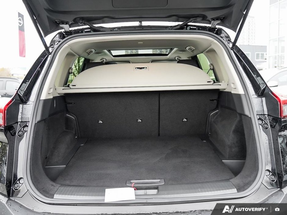 2023 Nissan Rogue SV AWD // MOONROOF-25