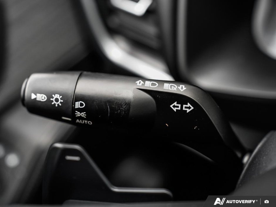 2023 Nissan Rogue SV AWD // MOONROOF-8