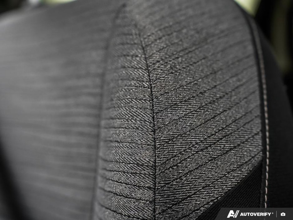 2023 Nissan Rogue SV AWD // MOONROOF-15