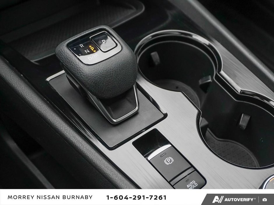 2023 Nissan Rogue SV // MOONROOF // LOW KMS-24