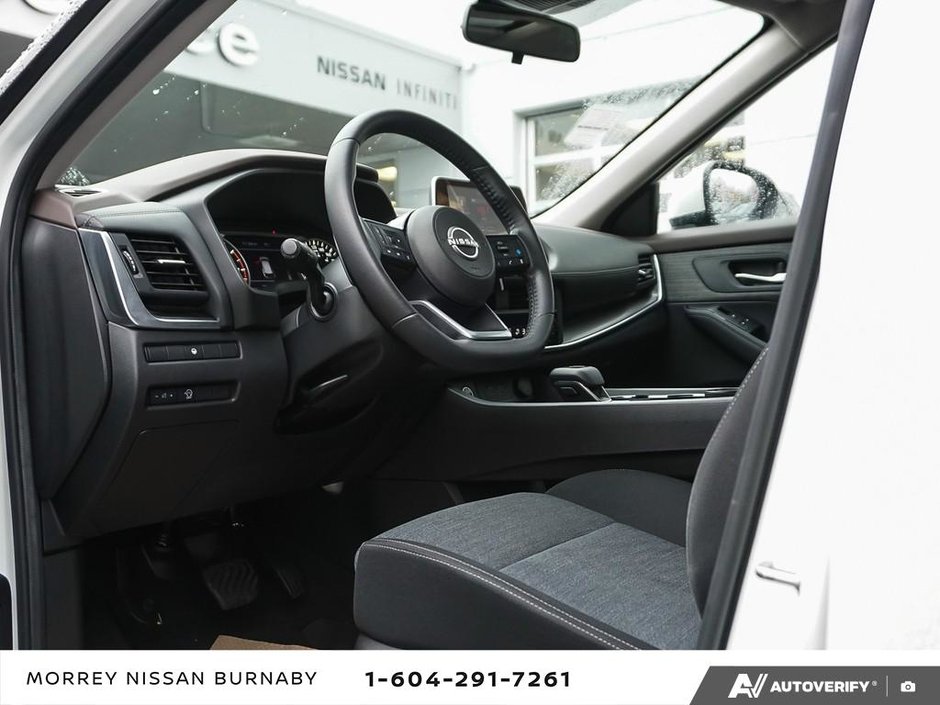 2023 Nissan Rogue SV // MOONROOF // LOW KMS-16