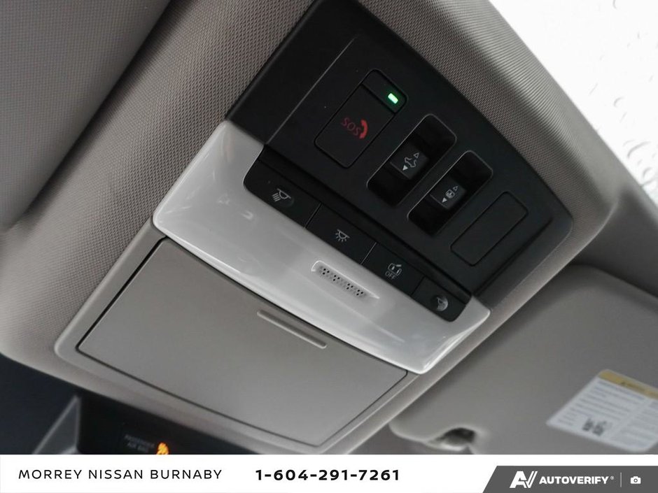 2023 Nissan Rogue SV // MOONROOF // LOW KMS-26