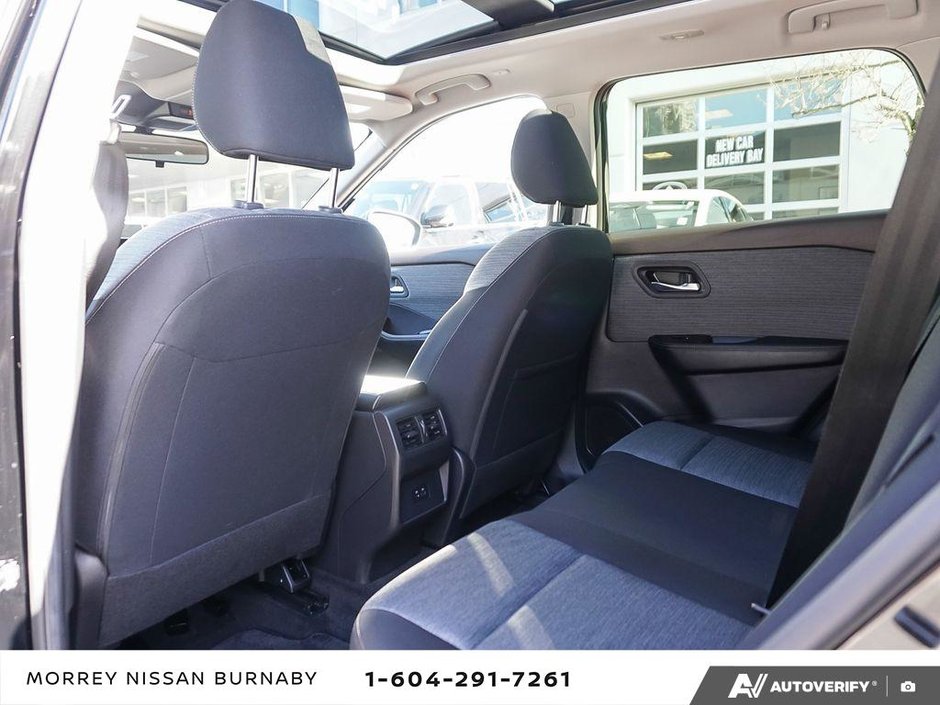 2023 Nissan Rogue SV AWD // 2.99% FINANCING!-13