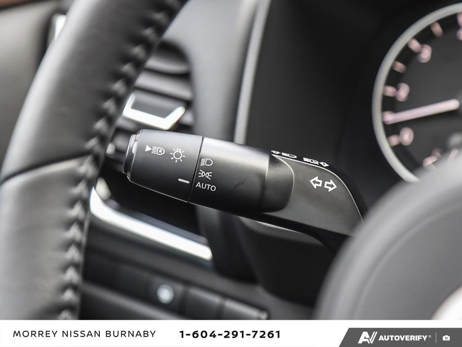 2023 Nissan Rogue SL AWD // NO ACCIDENTS-16