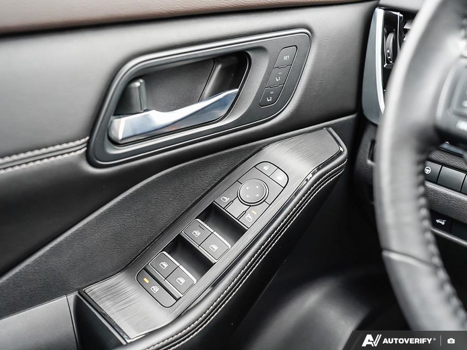 2023 Nissan Rogue SL // 2.99% FINANCING-9