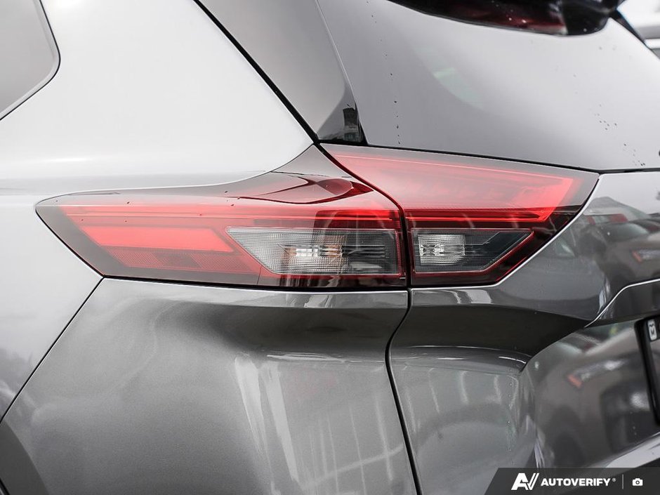 2023 Nissan Rogue SL // 2.99% FINANCING-26