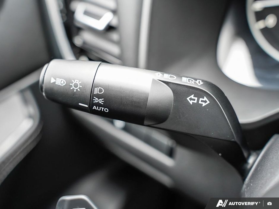 2023 Nissan Rogue SL // 2.99% FINANCING-8