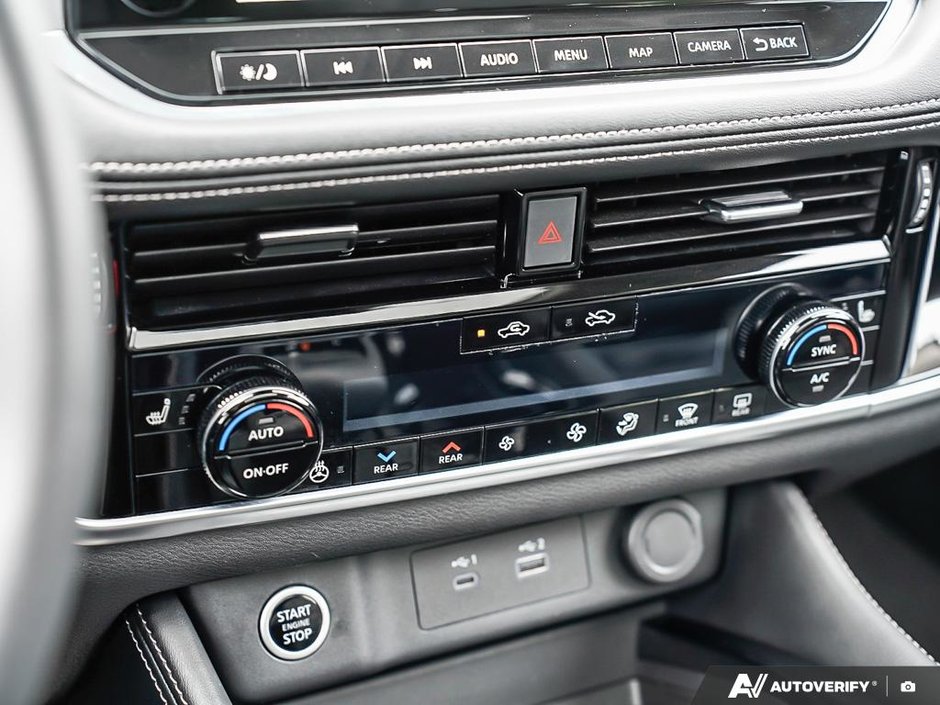 2023 Nissan Rogue SL // 2.99% FINANCING-12