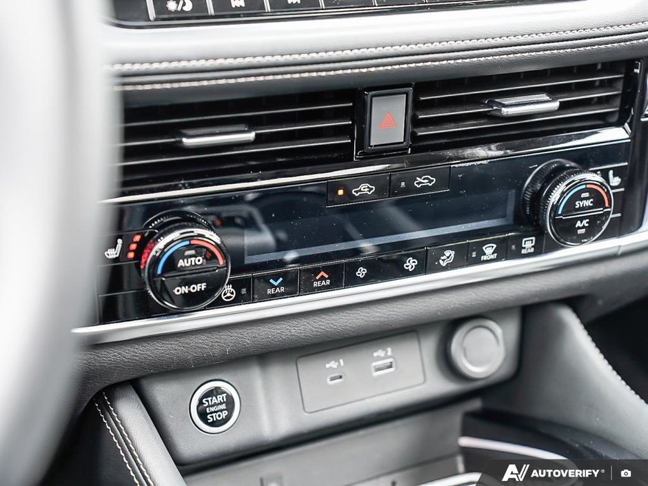 2023 Nissan Rogue PLATINUM // 2.99% FINANCING-12