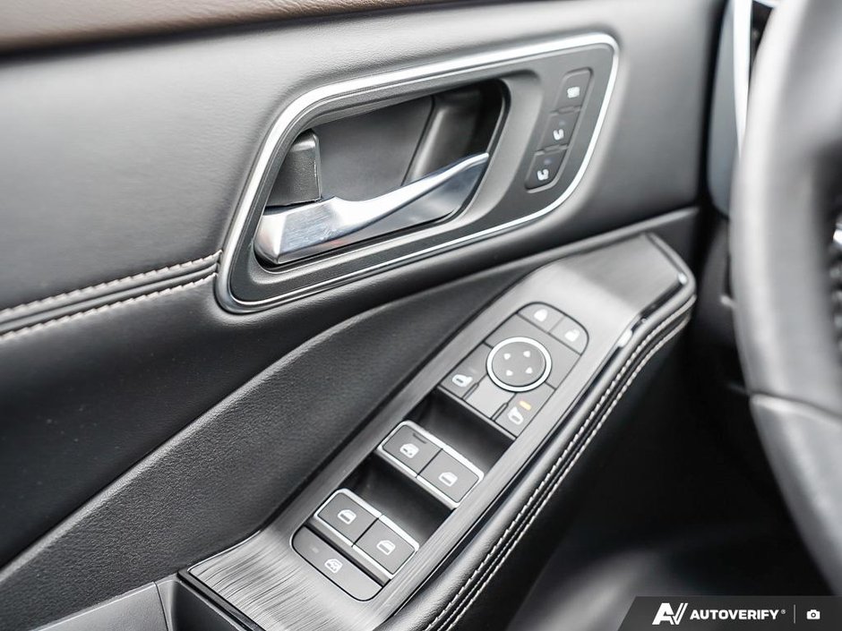 2023 Nissan Rogue PLATINUM // 2.99% FINANCING-9